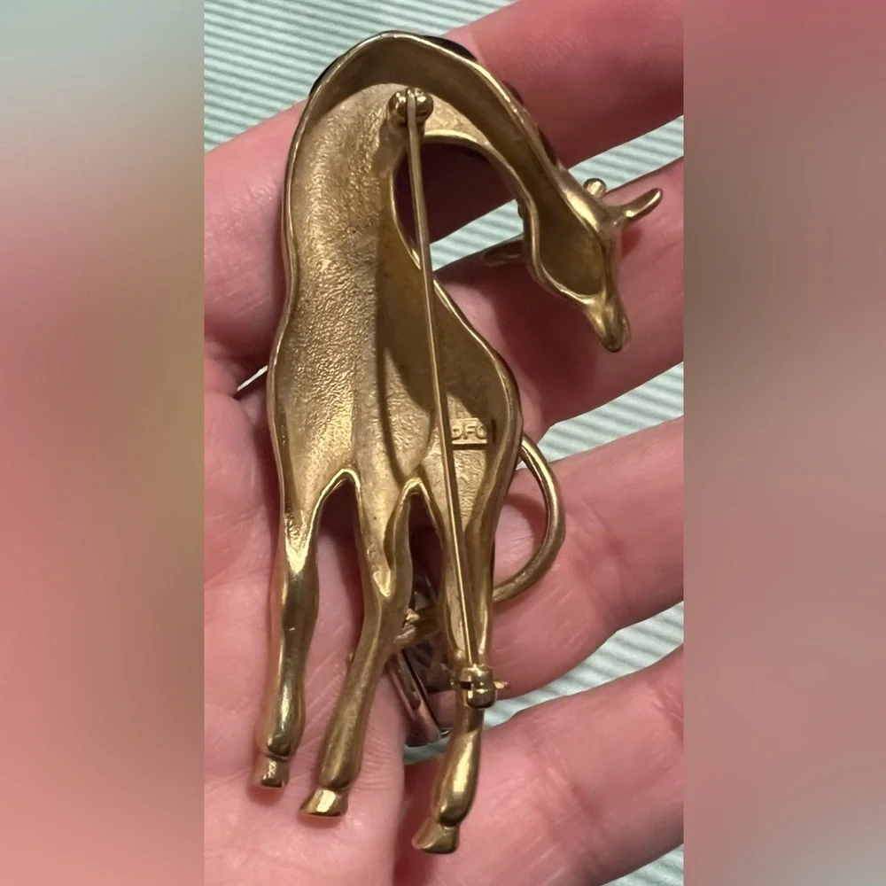 Vtg FERNANDO ORIGINALS Signed FO Gold Tone 3D Enamel GIRAFFE Brooch  80s Retro